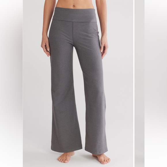 Beyond yoga - Picture 2 of 6